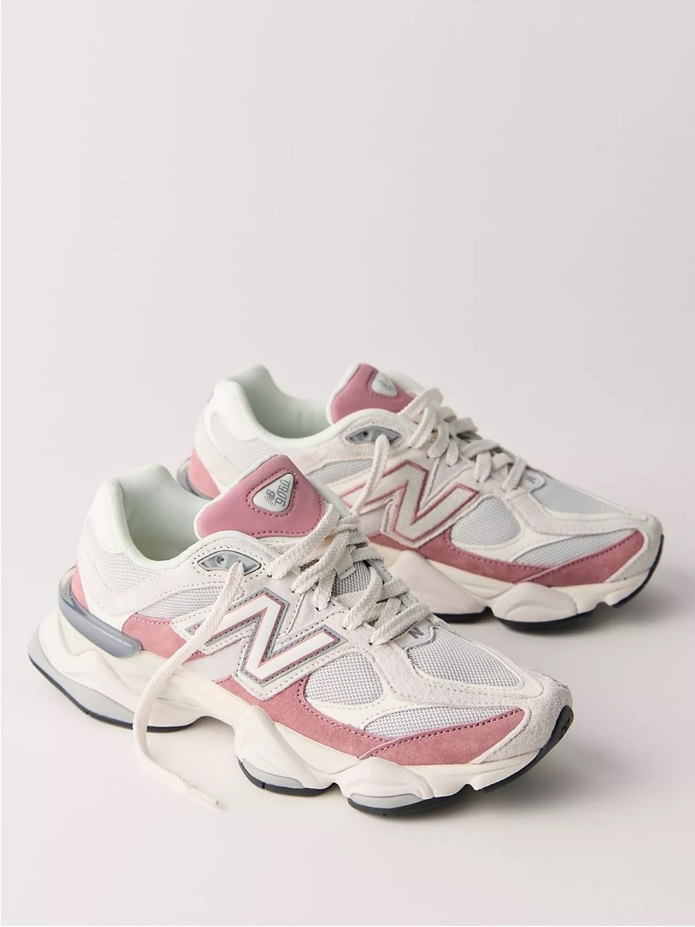 New Balance 9060 Sneakers Pink